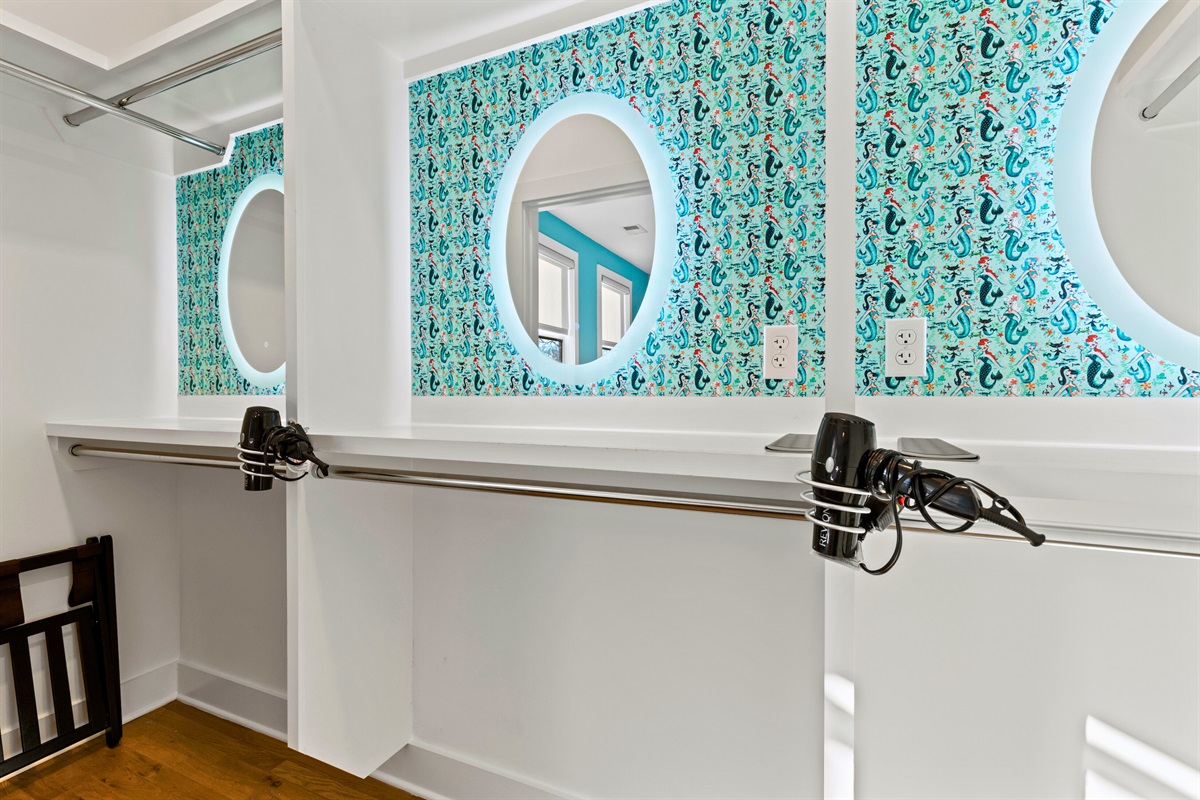 Check out Casa Tiffani’s makeup bar – the perfect convenient spot to get gorgeous, together. Plenty of space for all your supplies. You’ll find these handy spaces off the primary bedrooms on the third floor of each townhome.