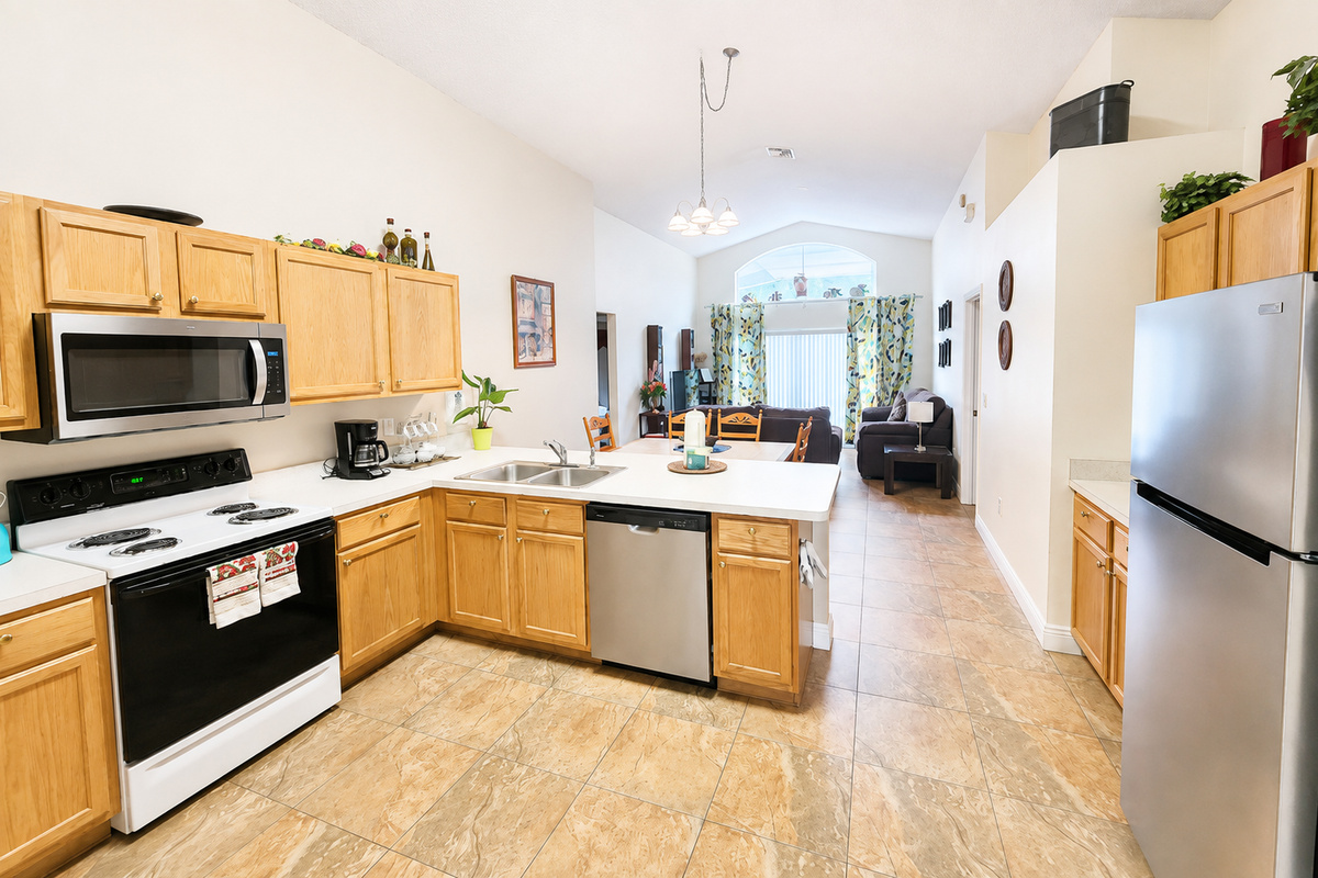 large, fully equipped kitchen