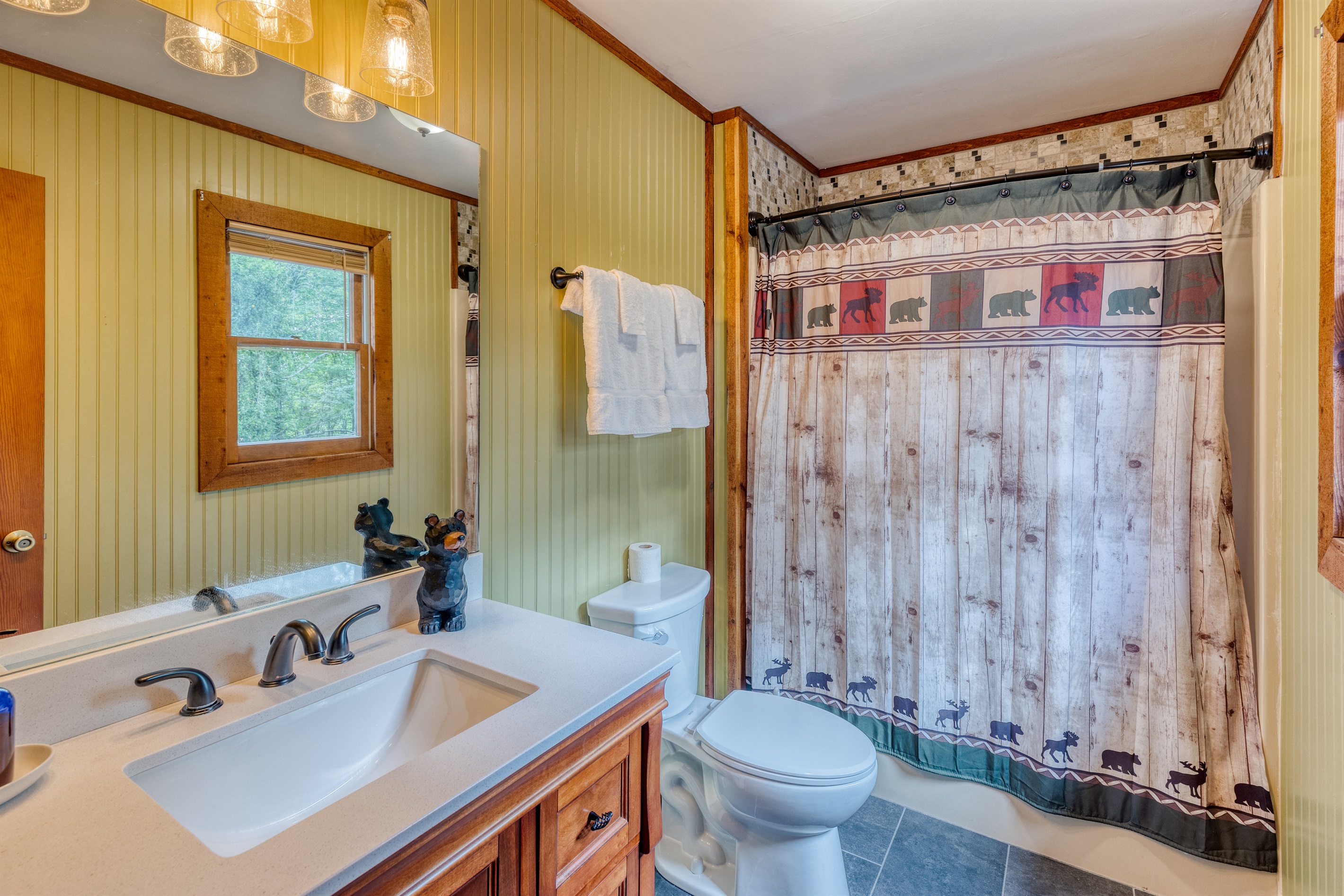 Full Bath (Loft Area)