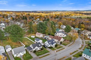 Exterior pictures with neighborhood