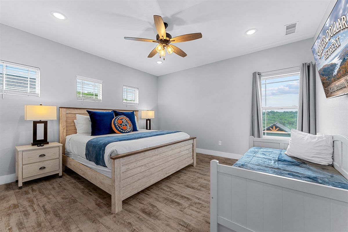 Bedroom 8 (King Suite)