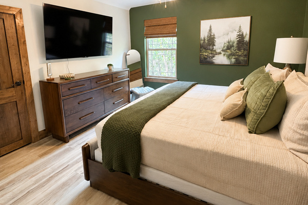 Upper level King bedroom