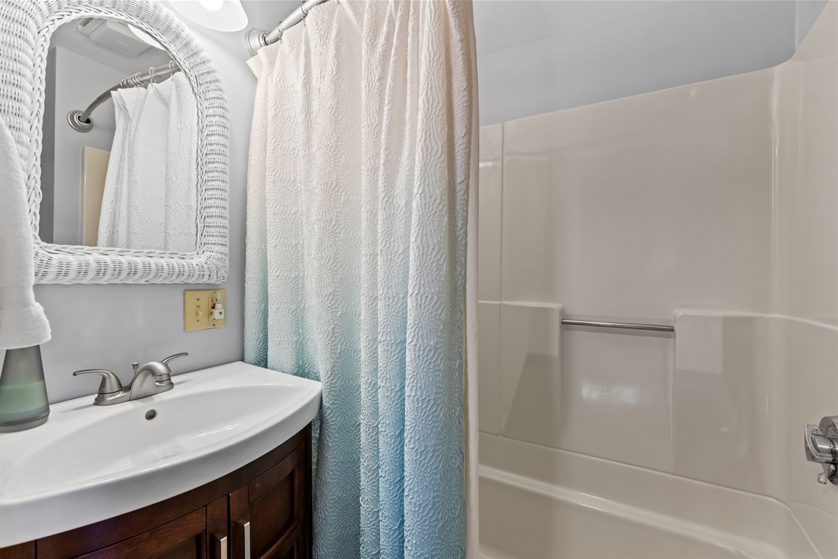 Small full bathroom on 2nd floor