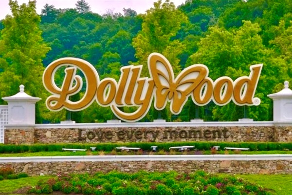 15 miles from Dollywood, Parkway!
