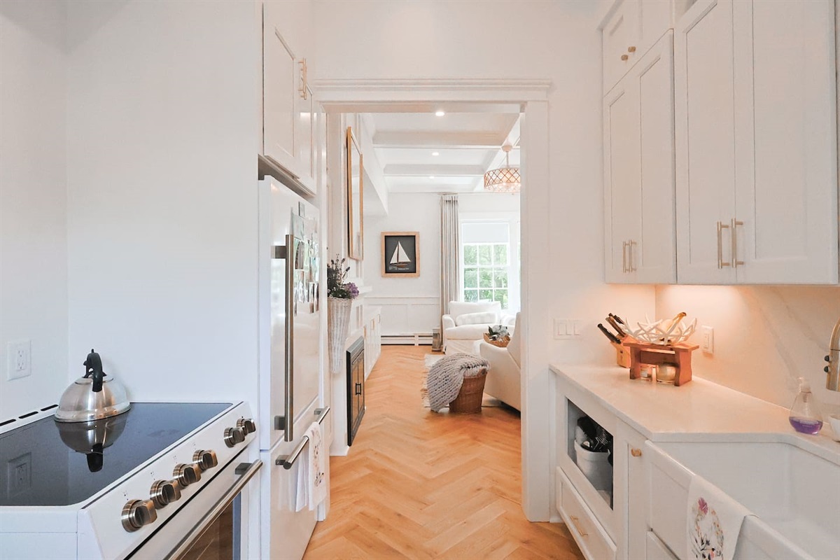 20 Peases Point Way North, Edgartown