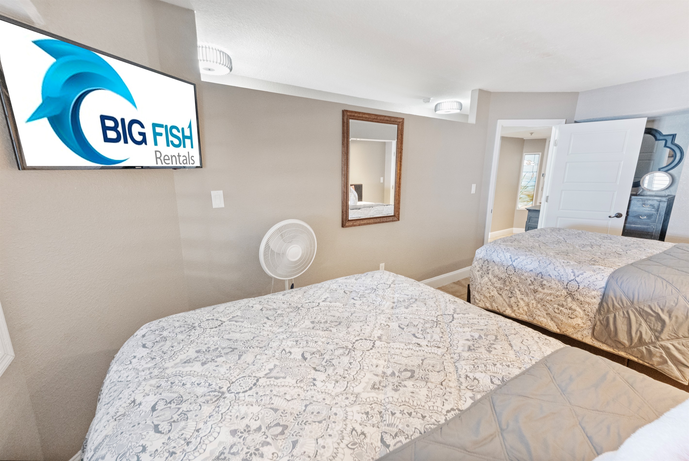 Stunning Oceanfront Remodeled,Flooring,New Kitchen 5