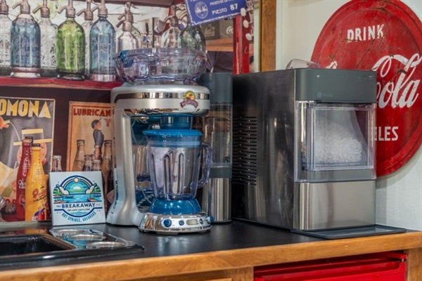 Mix up a milkshake or a cocktail — Breakaway on Lake Hamilton