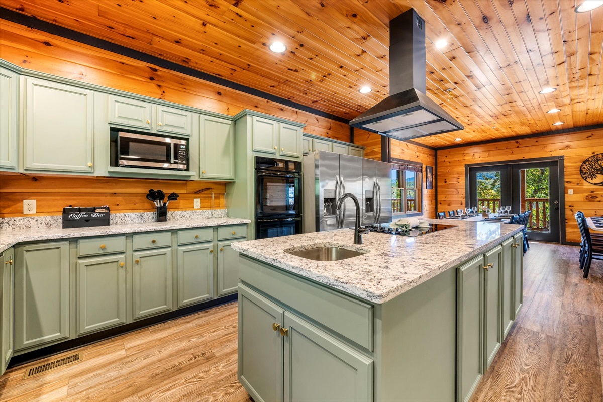 The kitchen is very well equipped