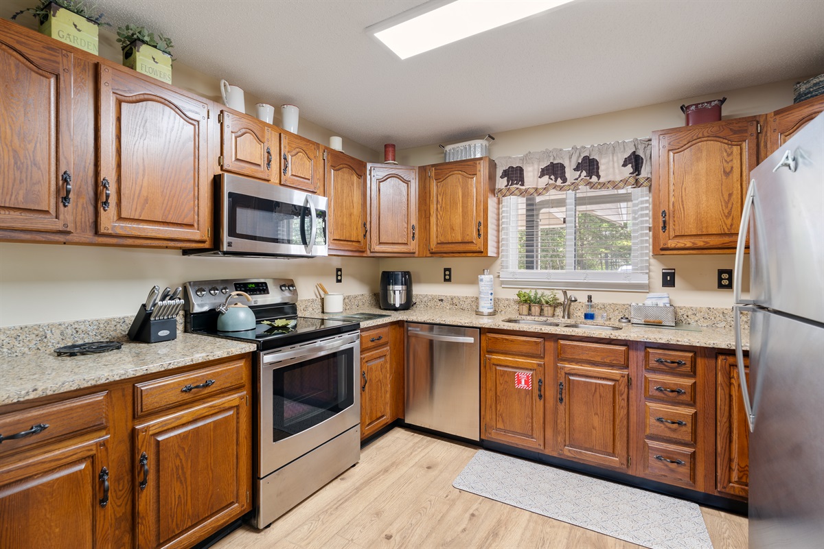 Enjoy a full stocked kitchen!