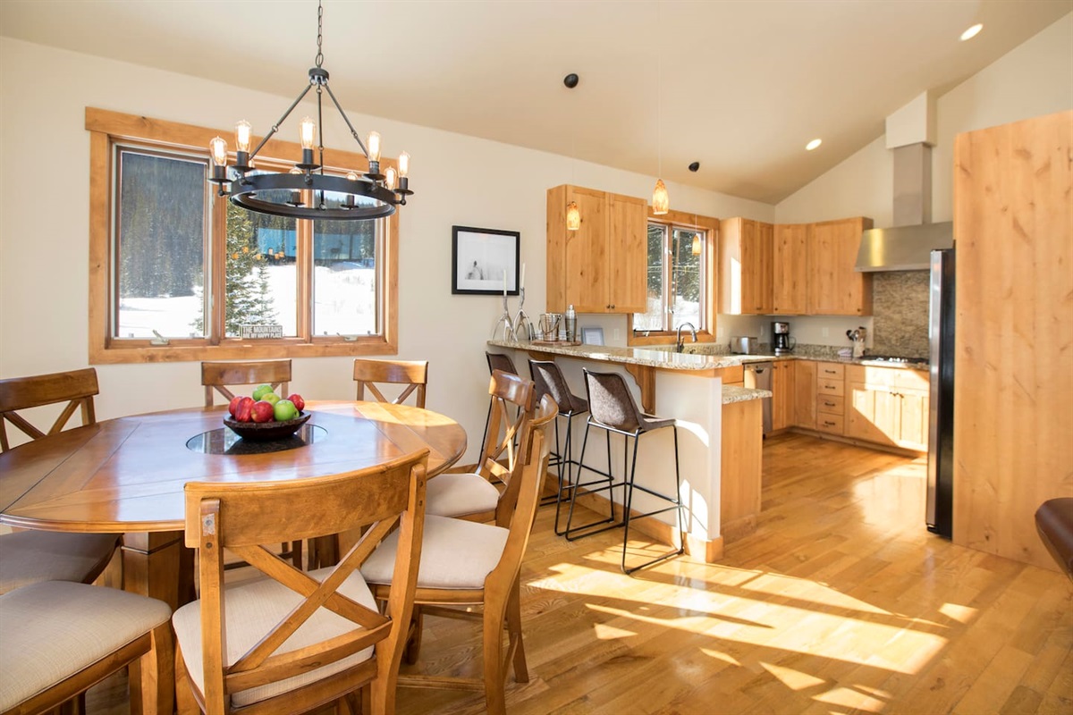Dining Room Off of Kitchen