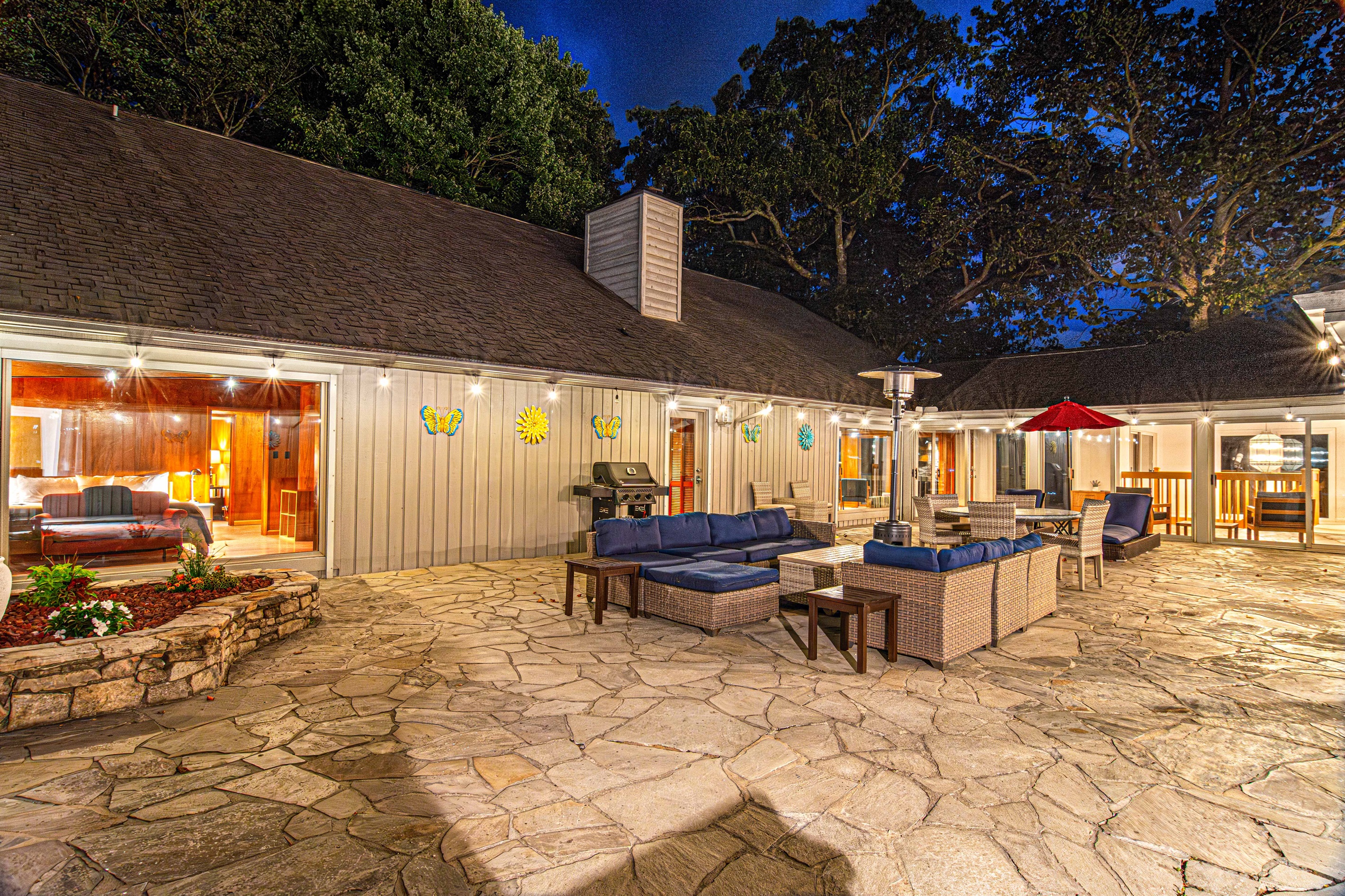 Outdoor Lounge: Enjoy evenings by the fire with plush seating and starry skies in Bryson City!