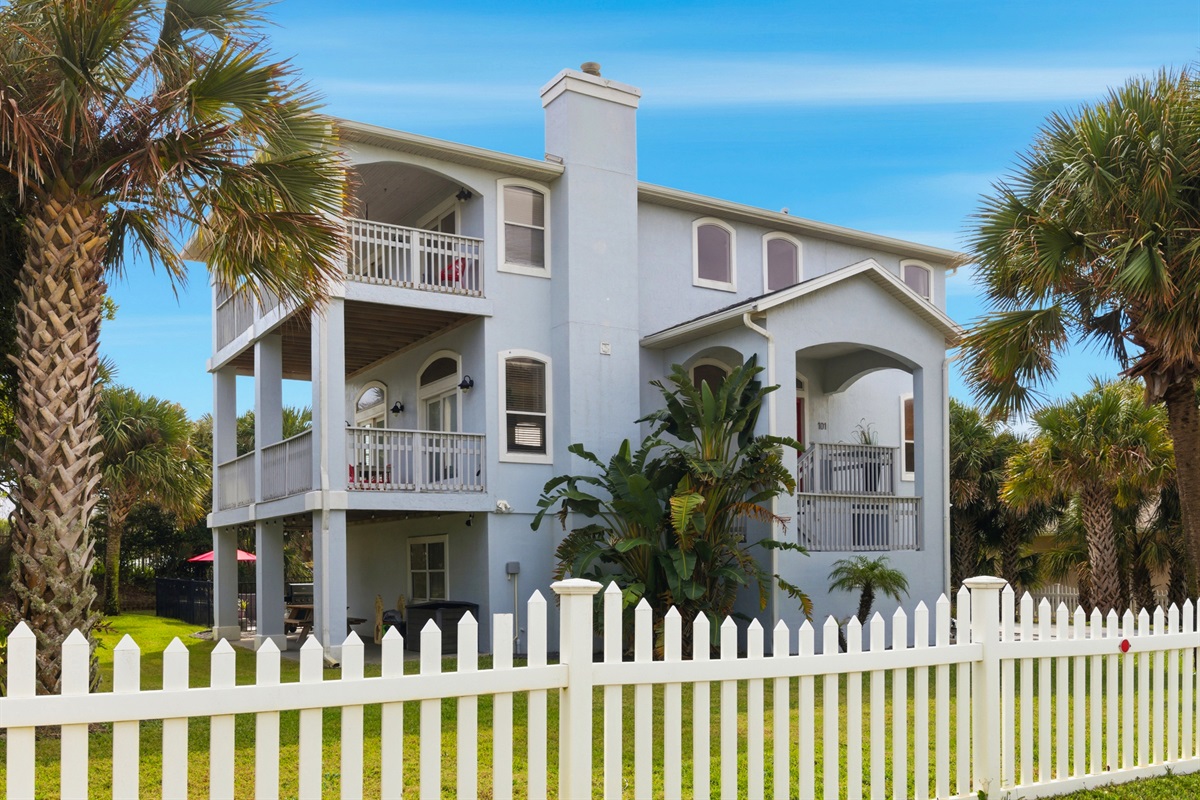 Sleeps 11 with ocean views