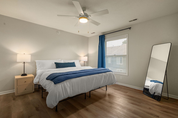 Luxury 2BR/2BA Condo | Walk to Notre Dame, photo 16