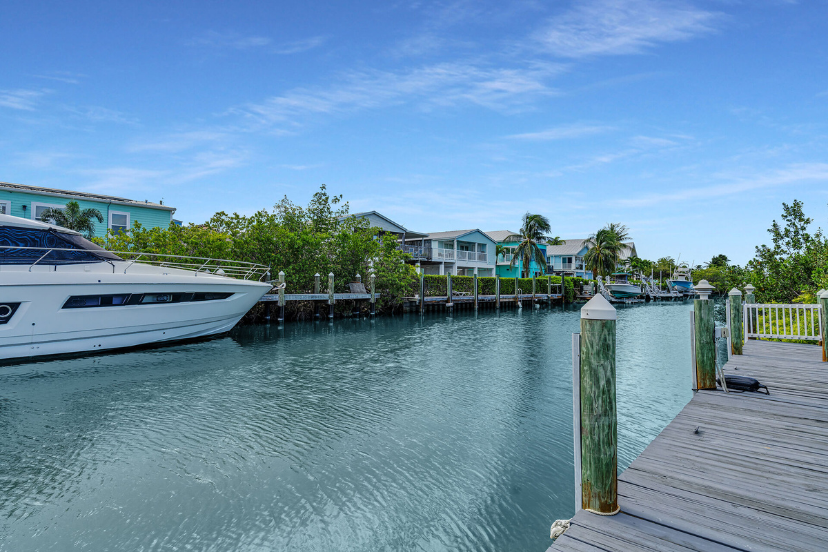 Wide & deep canal