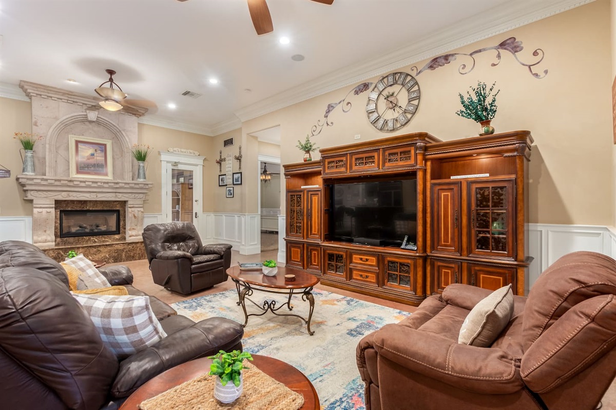 Luxurious 5 Bed; Desert Oasis w/ Pool! — Desert Paradise Retreat | Luxe 5BR w/ Pool in Mesa, Mesa, Arizona — photo 4