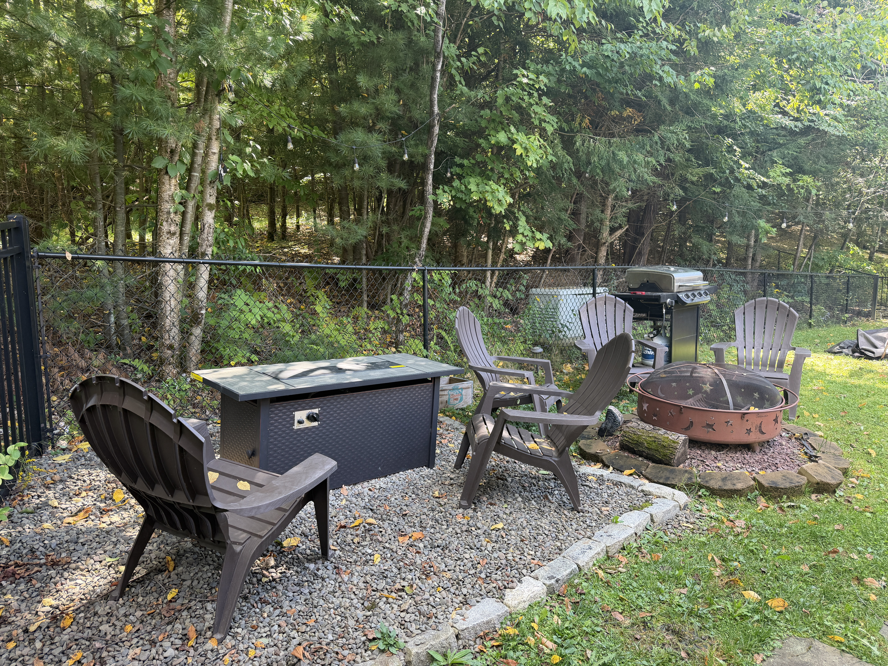 Two options, traditional fire pit and gas fire table!