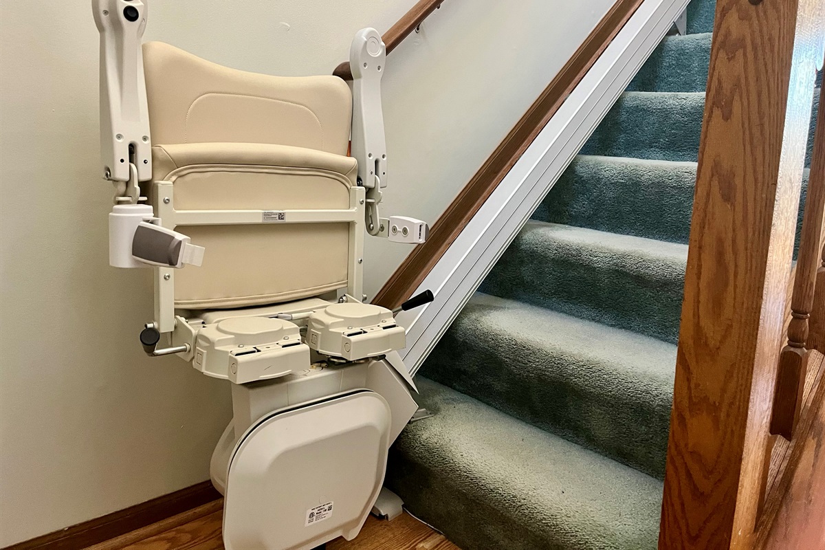 Stairs & Entry - there is a chairlift in place