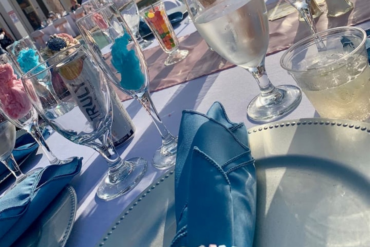 Elegant event dinner setting