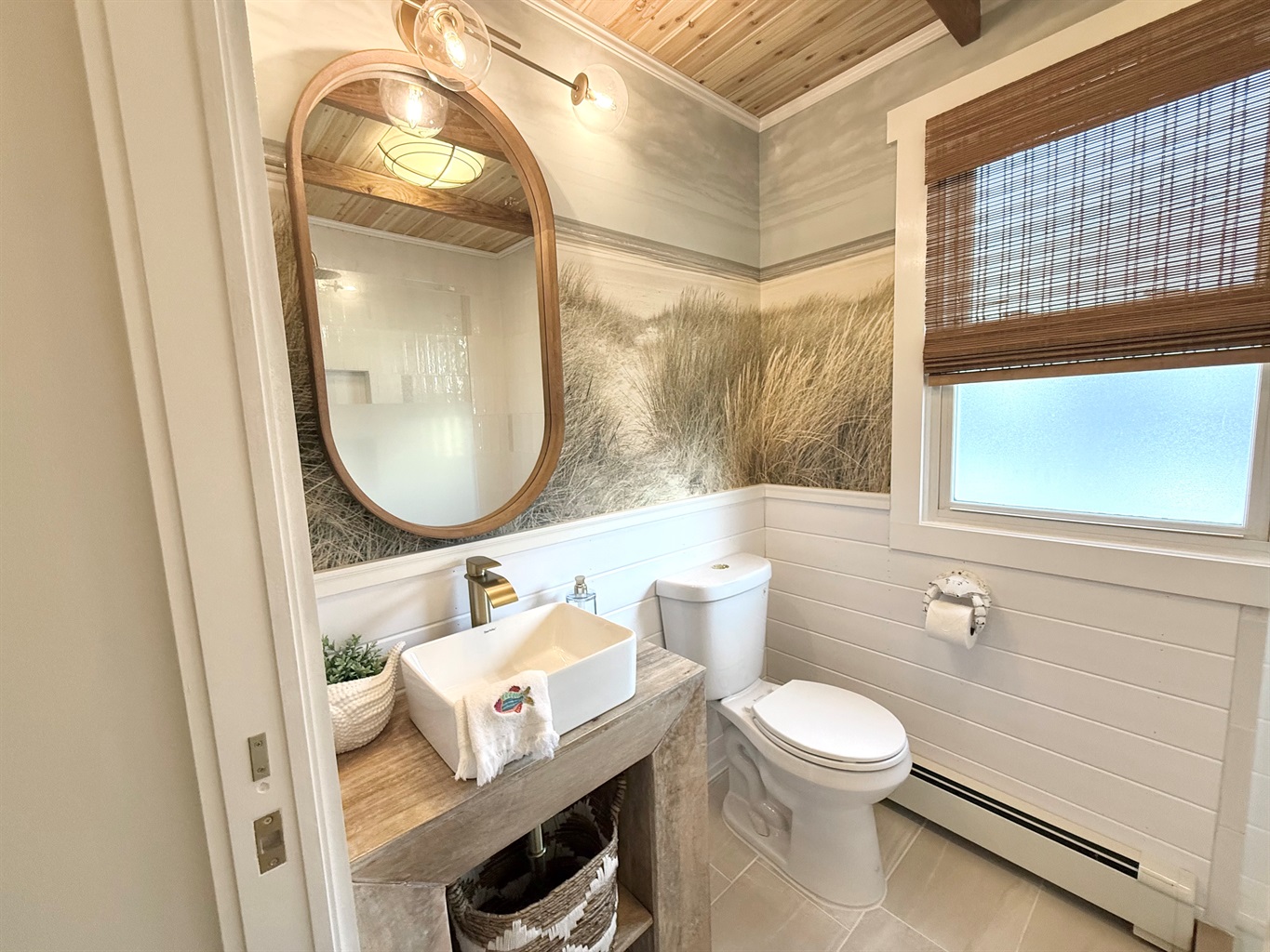 1st Floor Front Bath