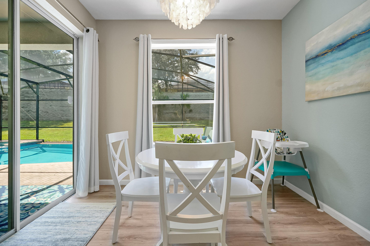 Breakfast Area Dining