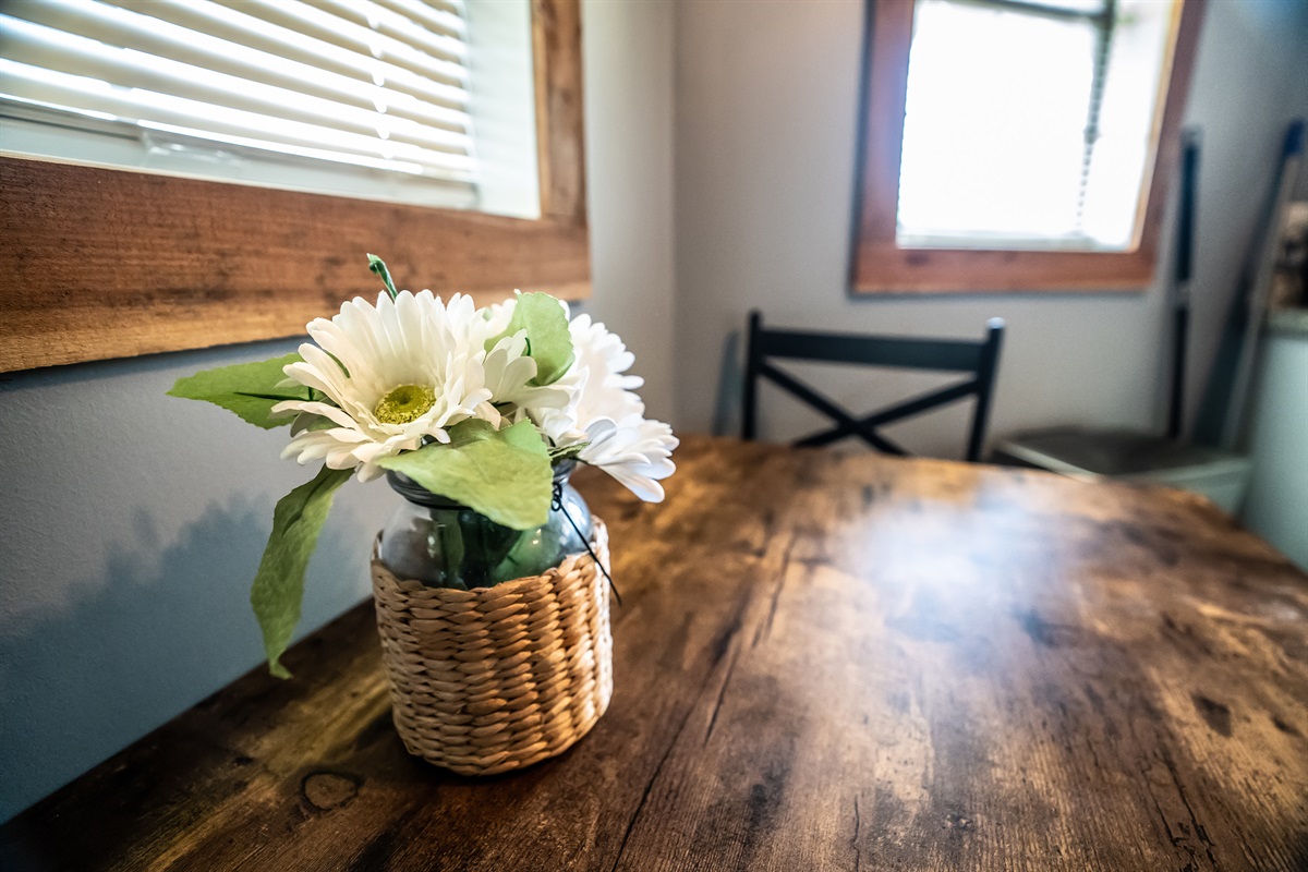 Dining seating