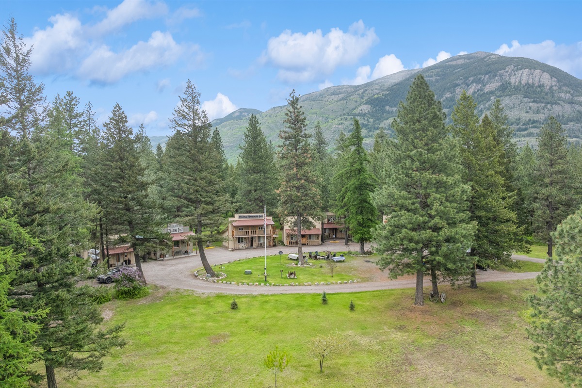 Fort Williasmon Glacier Vacation Rentals