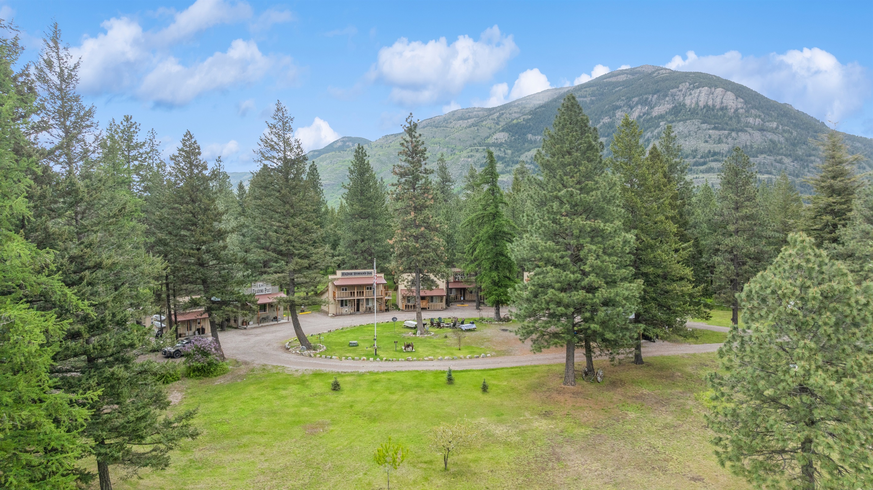 Fort Williasmon Glacier Vacation Rentals