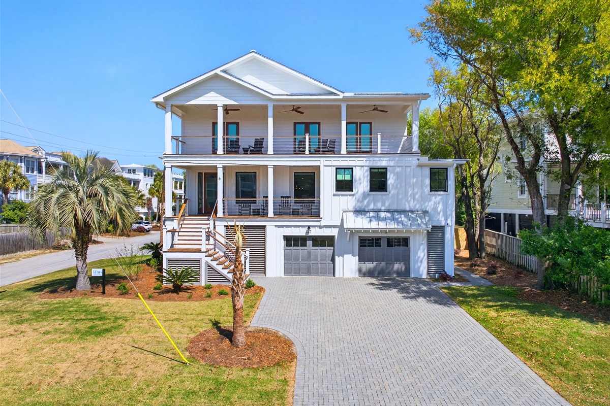 Front of House | On Beach Time | 6 30th Ave, Isle of Palms, SC | IOP Escapes