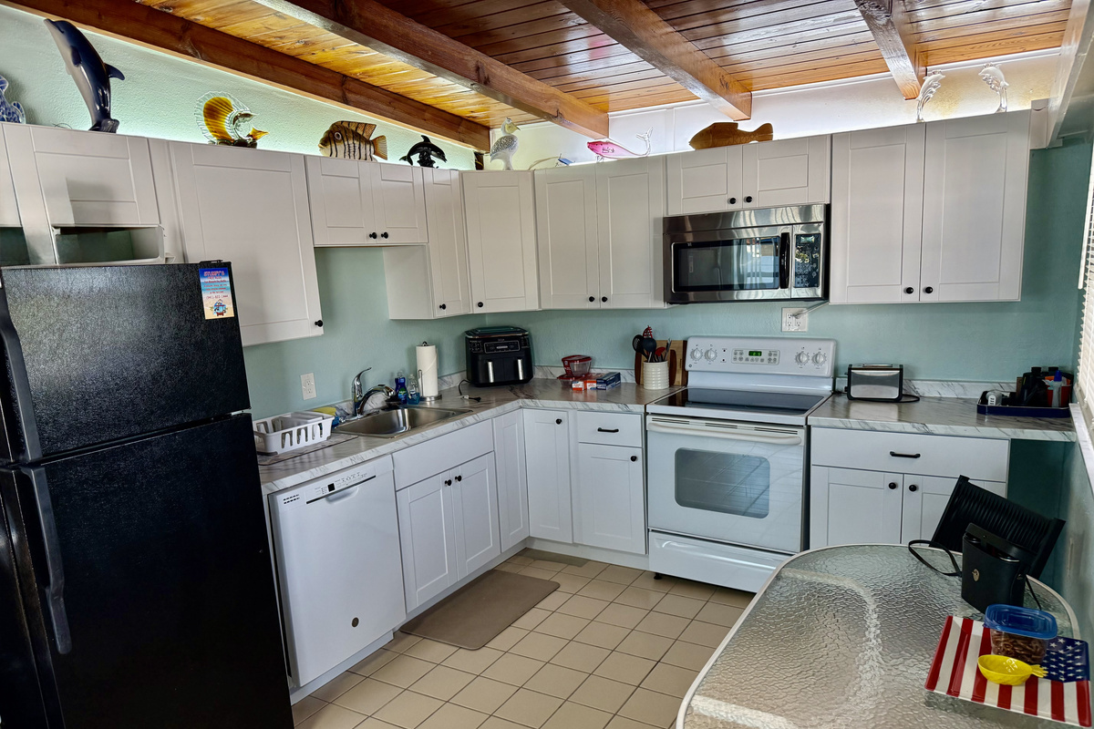 Charming mid mod style kitchen