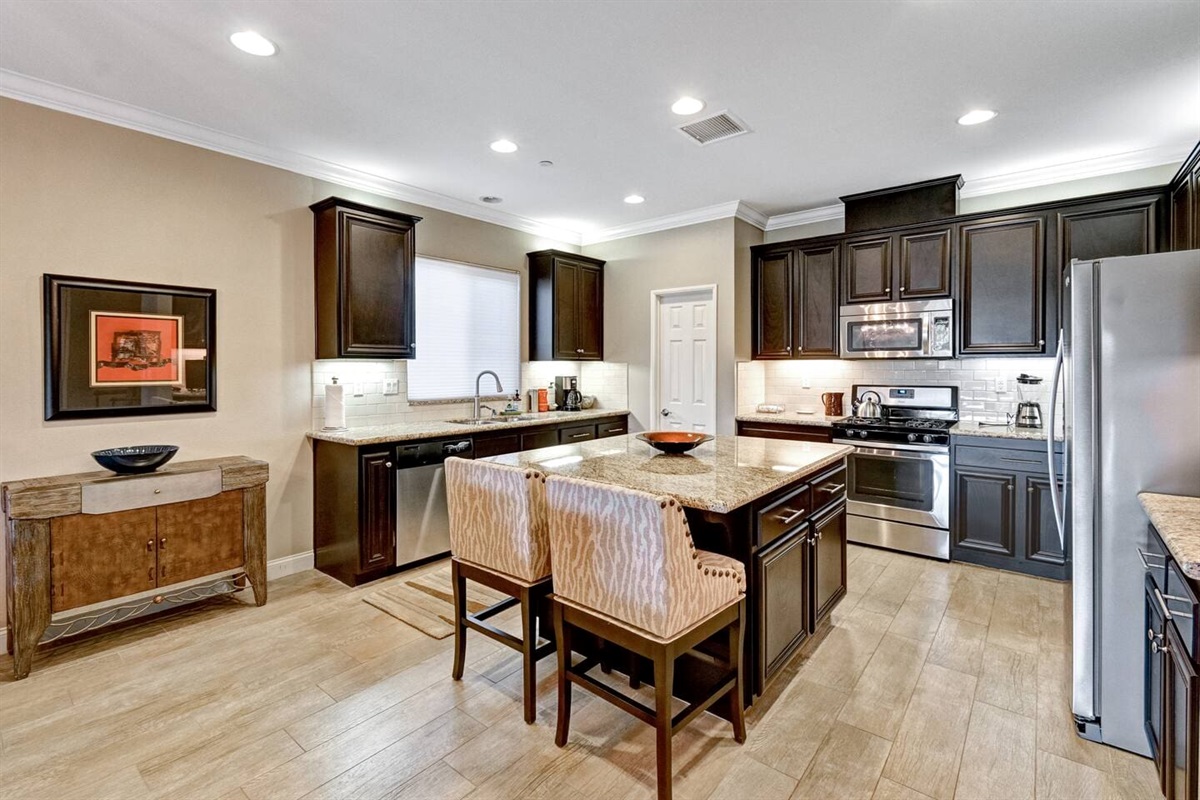 Kitchen & Island