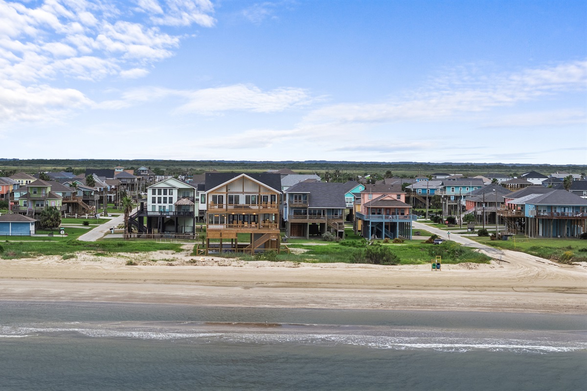 087661aefd1a4f5d82a3381a17835e83 Large | Beachhouse | Texas | TX | Vacation Homes | Galveston | Crystal Beach | Kokomo | Breezy Days | Beachfront Elegance | Sunrise Serenity | Southern Sands Property Management, LLC