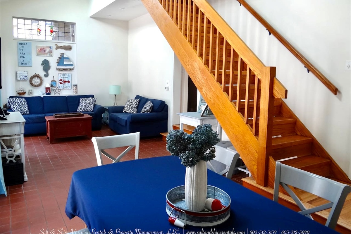 Chill out and eat some dinner in the living room area...have the family at he dinner table and enjoy the beautiful natural lighting