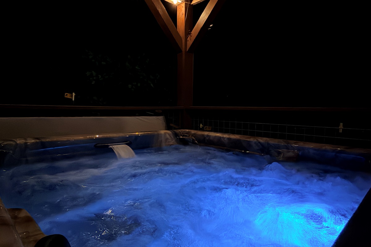 Ooooh yeah! Hot tub time!