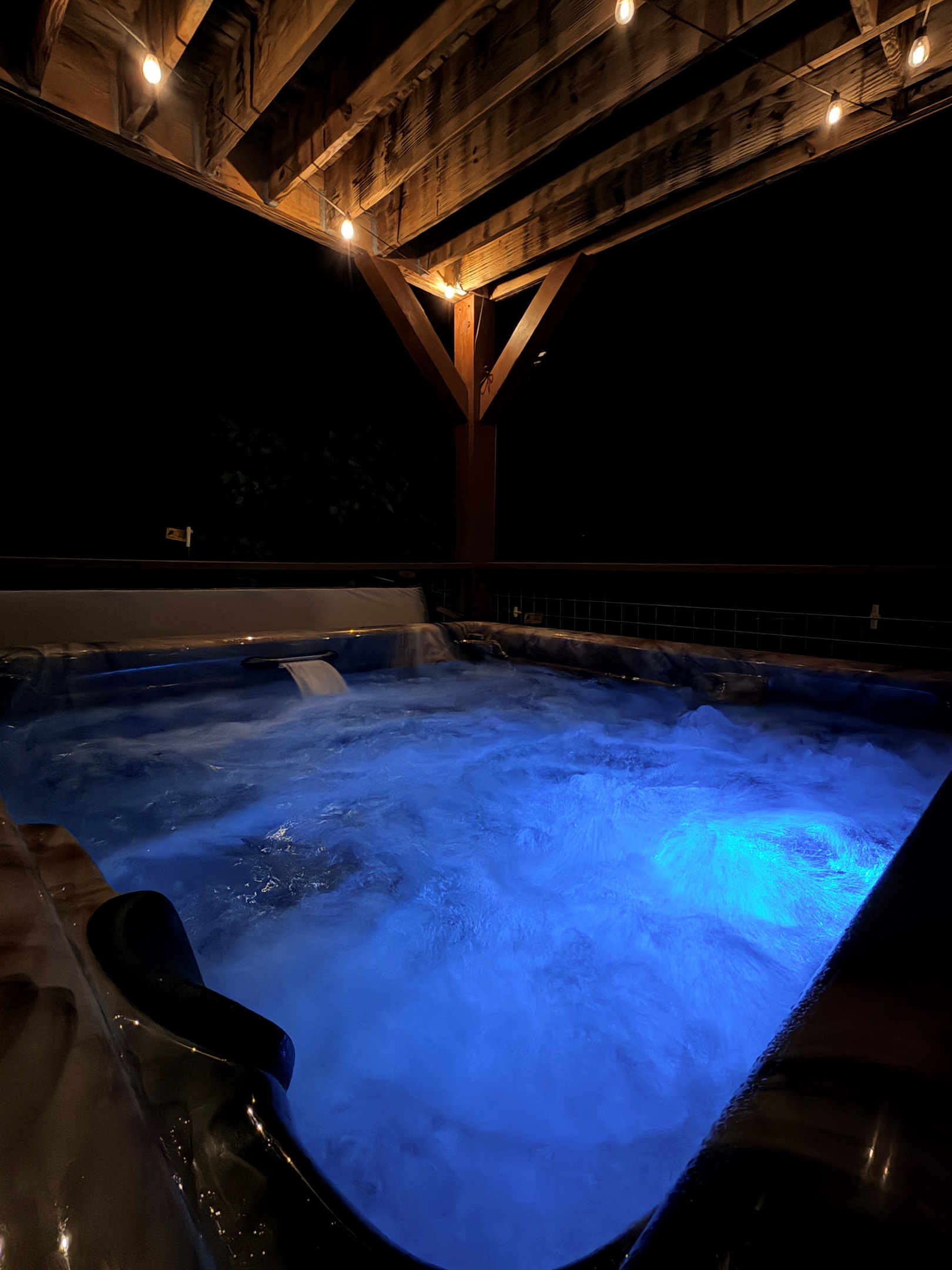 Ooooh yeah! Hot tub time!