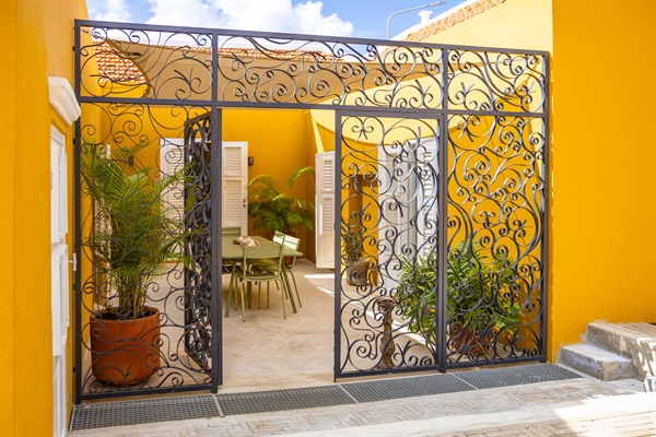 Heritage City Villa - Court yard