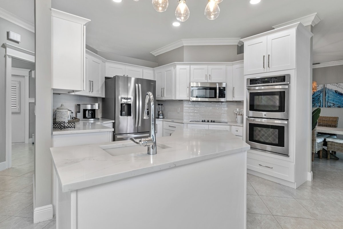 Fully equipped kitchen for all your culinary needs.