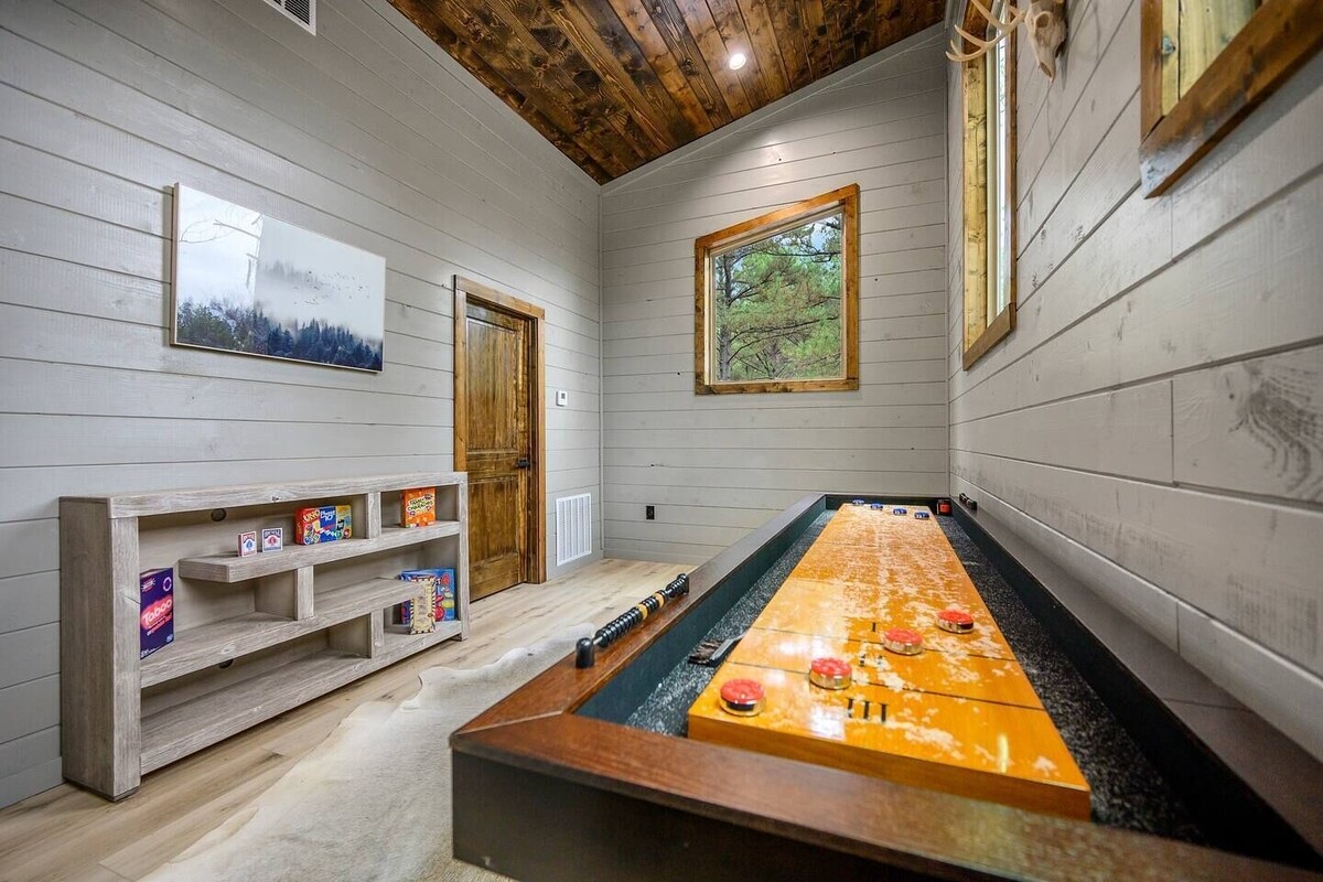Full size shuffle board table