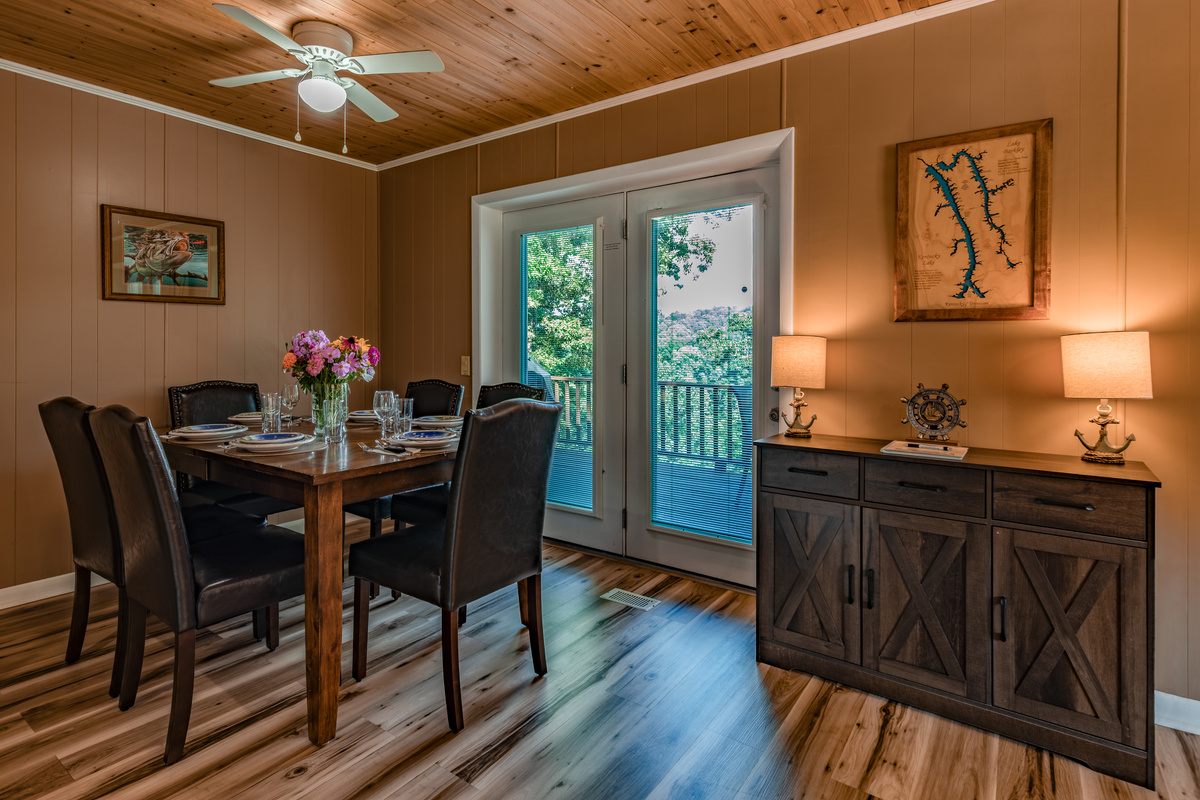 Share meals, play cards, and plan tomorrow’s lake adventures around the family dining table.