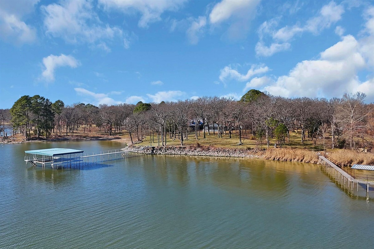 Wide-open lake views that instantly make you want to slow down and stay awhile.