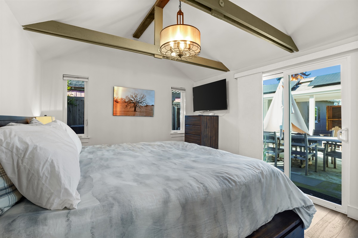 King bed and smart TV
