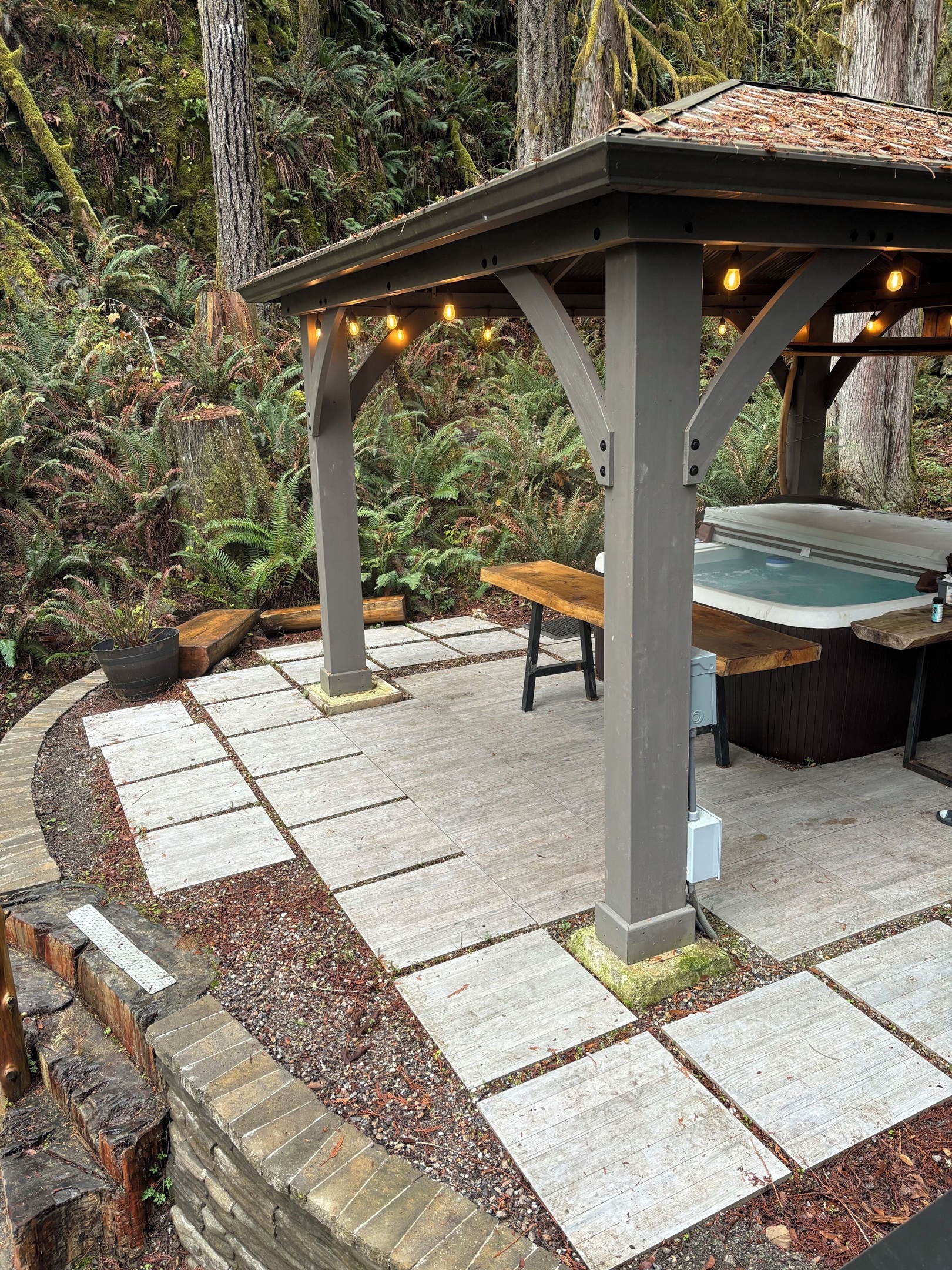 Hot tub available year-round!