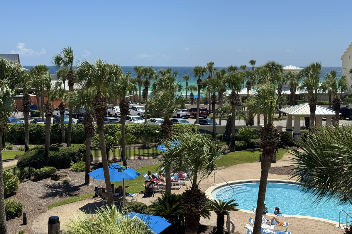 Balcony view of the pool and Gulf