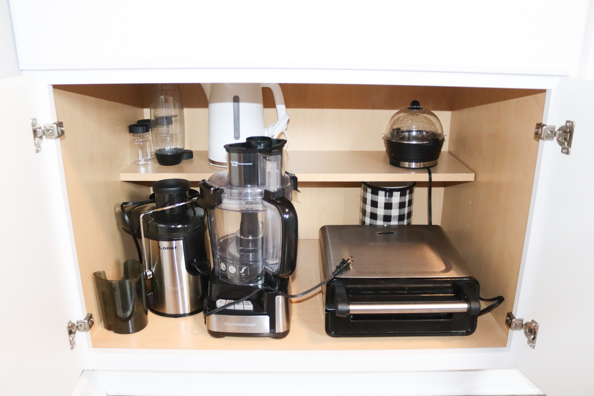 Cookware and extra appliances provided.  