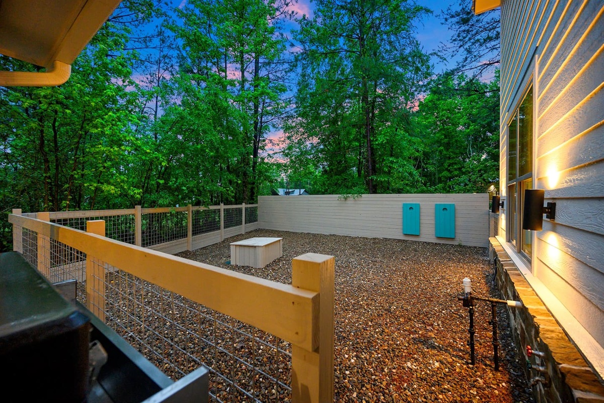 A stay the whole pack will love. Dogs can play freely or enjoy the outdoors while you relax nearby - no leashes required!