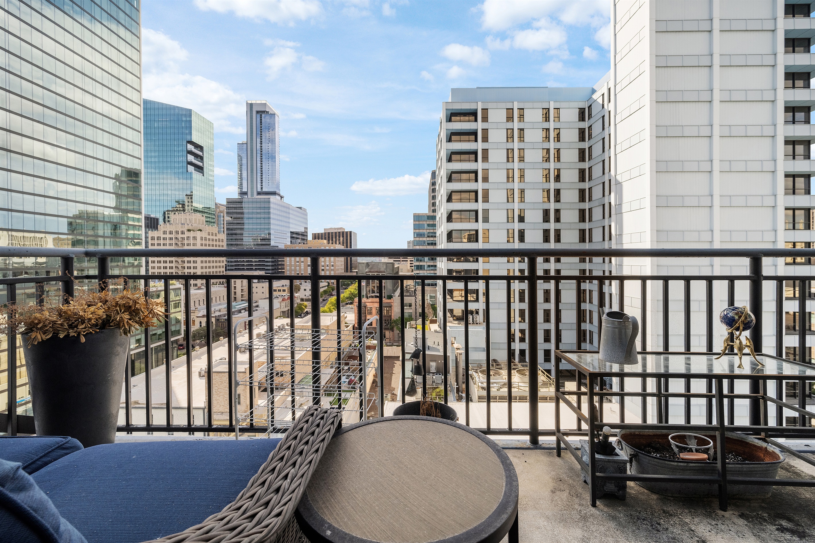 Amazing Views of Downtown Austin from your private Balcony