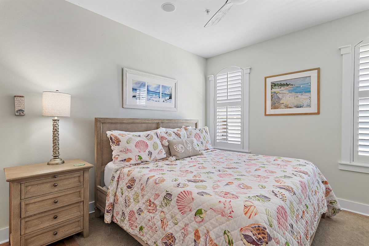 Middle Bedroom with King Size Bed