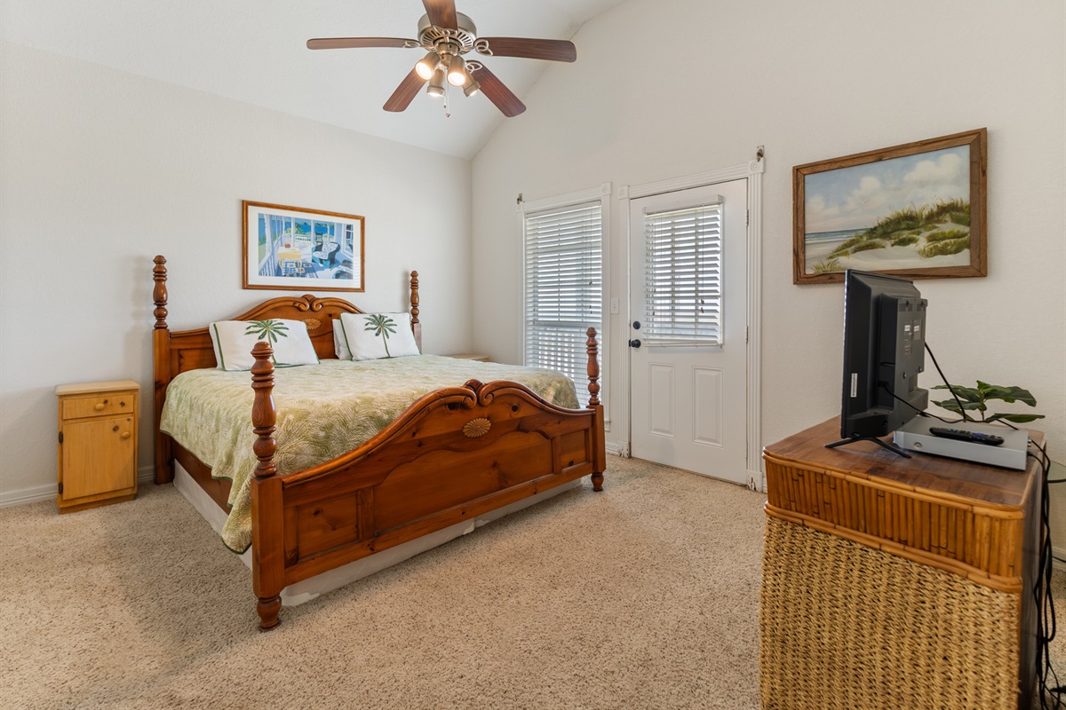 Bedroom 2 with king size bed