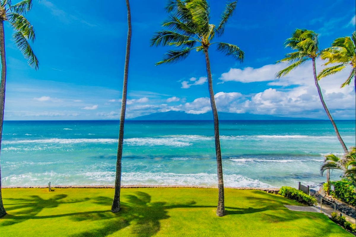 Island hopping (both Molokai and Lanai) from the comfort of your lanai