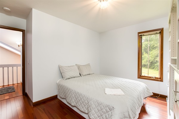 Charming 4-Bedroom Retreat Near Notre Dame, photo 21