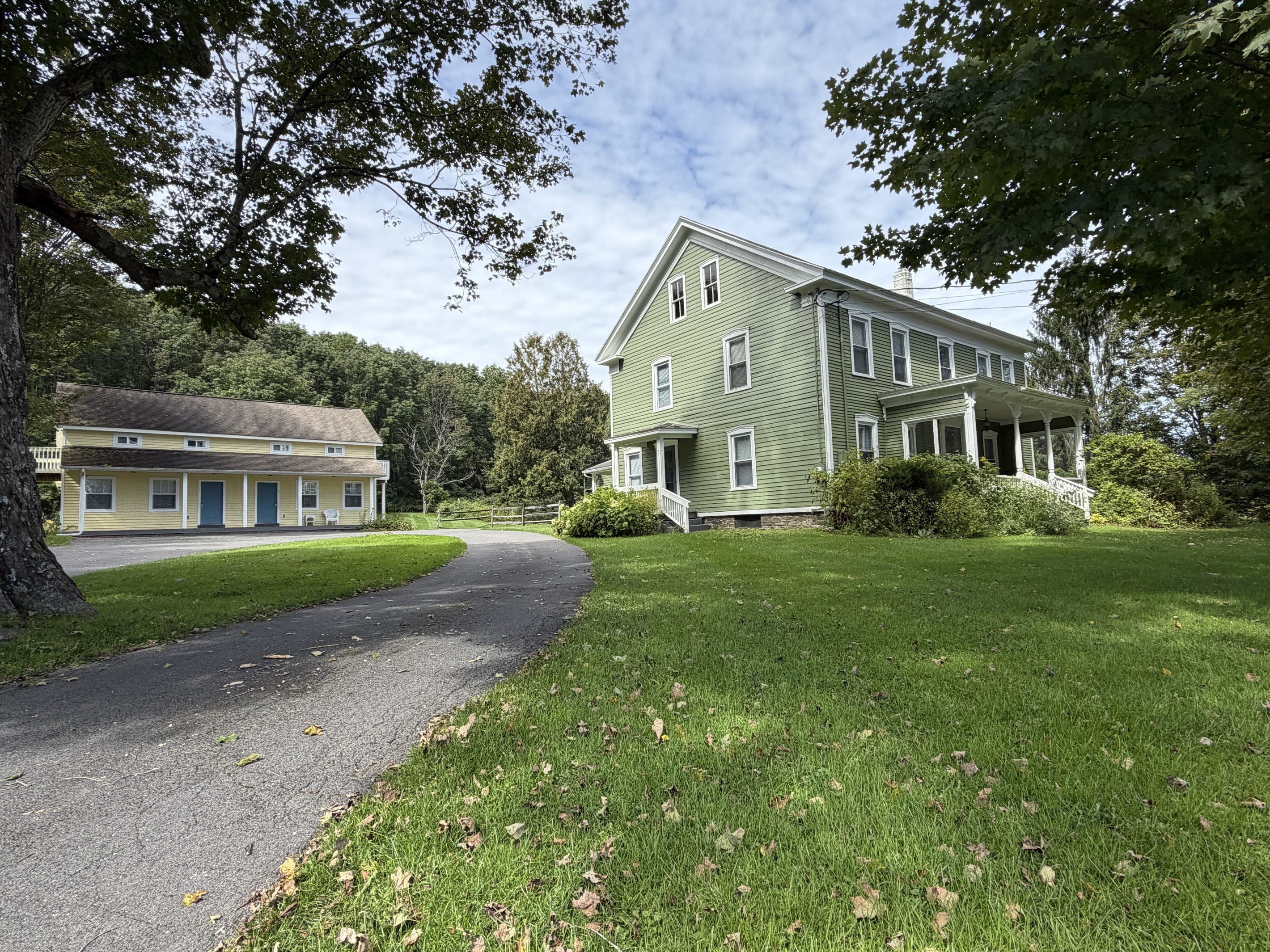 The Federal House & Apartments(rented separately)